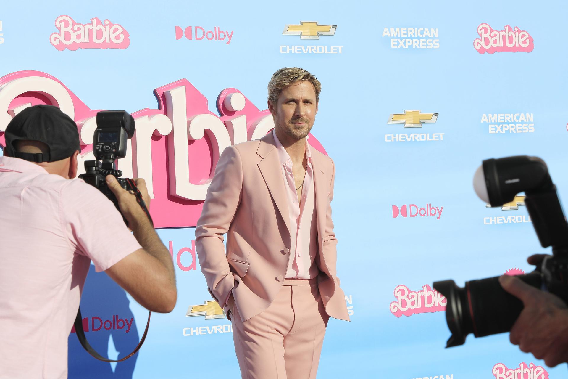 Ryan Gosling en la alfombra rosada.