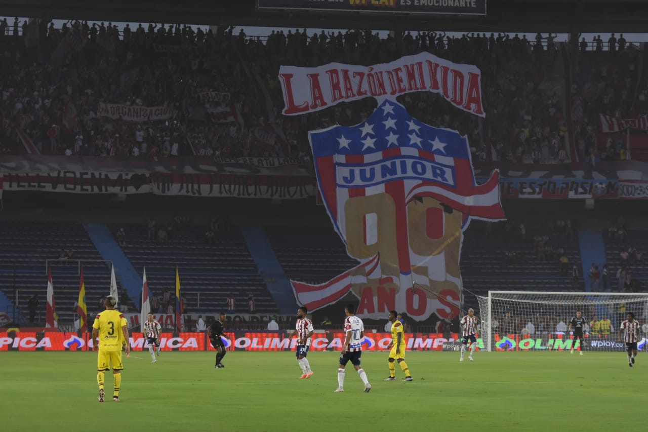 Pocos hinchas asistieron al estadio Metropolitano.