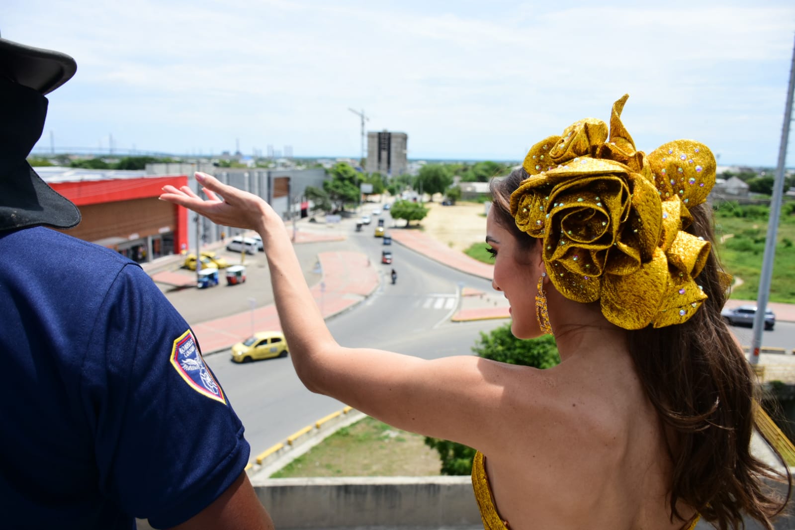 En máquina de Bomberos, Melissa se paseó por Barranquilla