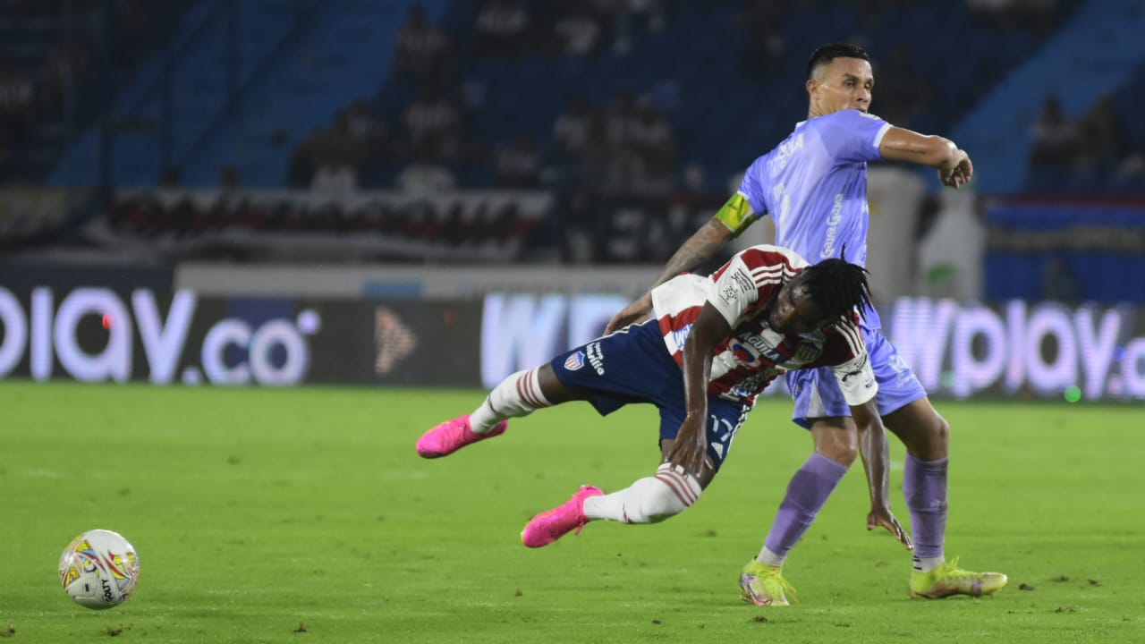 Andrey Estupiñán pierde un duelo con Juan David Ríos. 