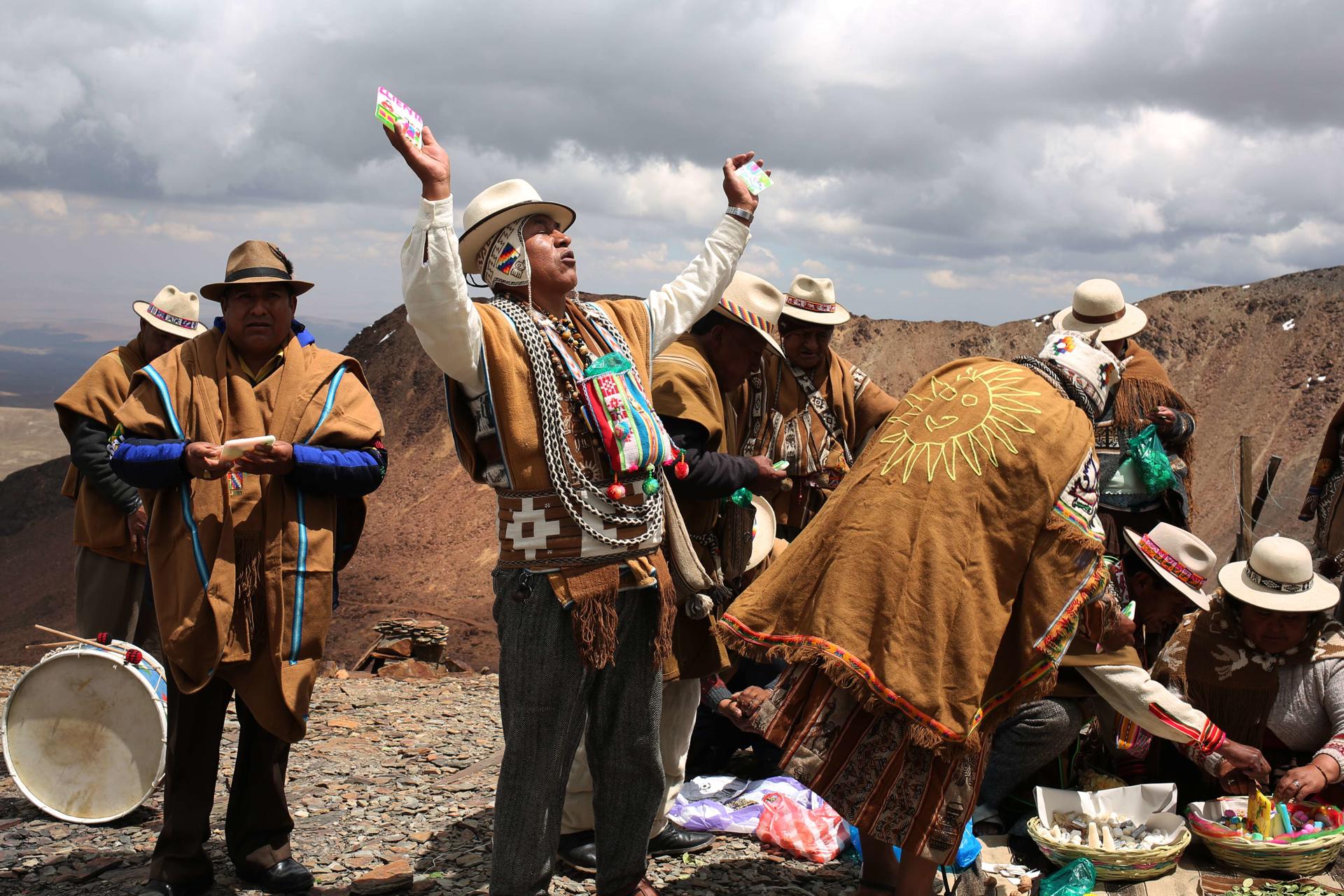 Ofrenda al Pachamama para aplacar la sequía.