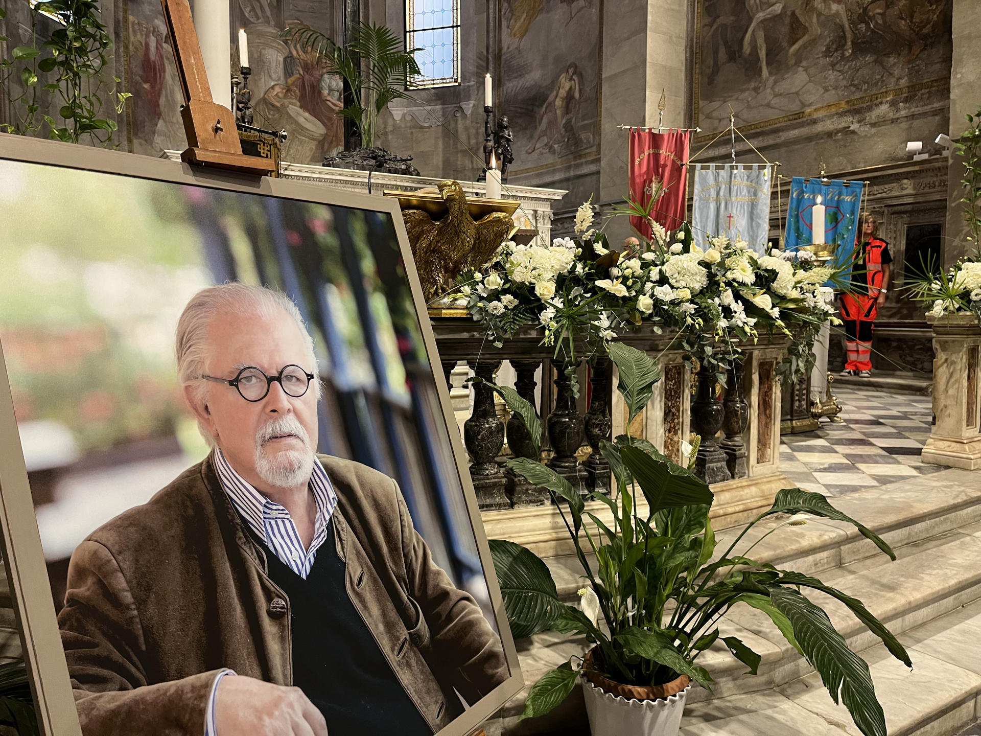 Marco especial del artista Fernando Botero en la iglesia de la Misericordia de Pietrasanta.