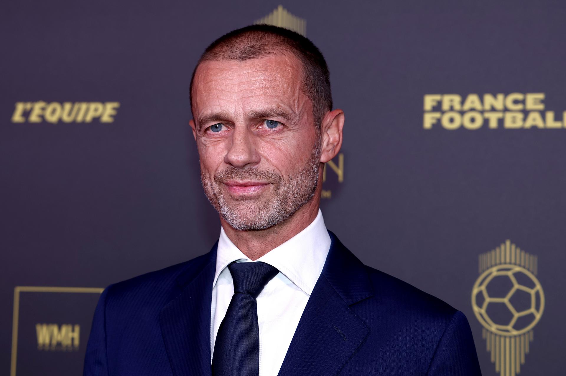 El presidente de la UEFA, Aleksander Ceferin, llega a la ceremonia del Balón de Oro 2023.