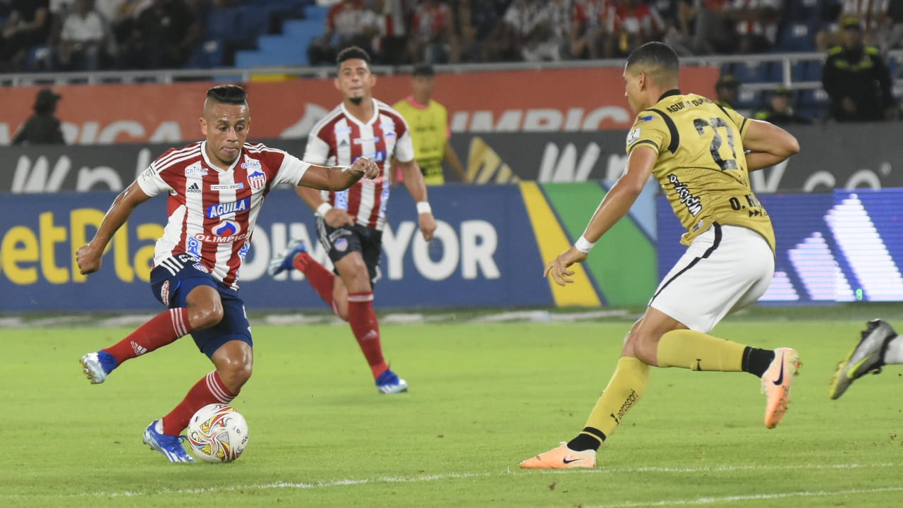 Vladimir Hernández entró en el segundo tiempo.