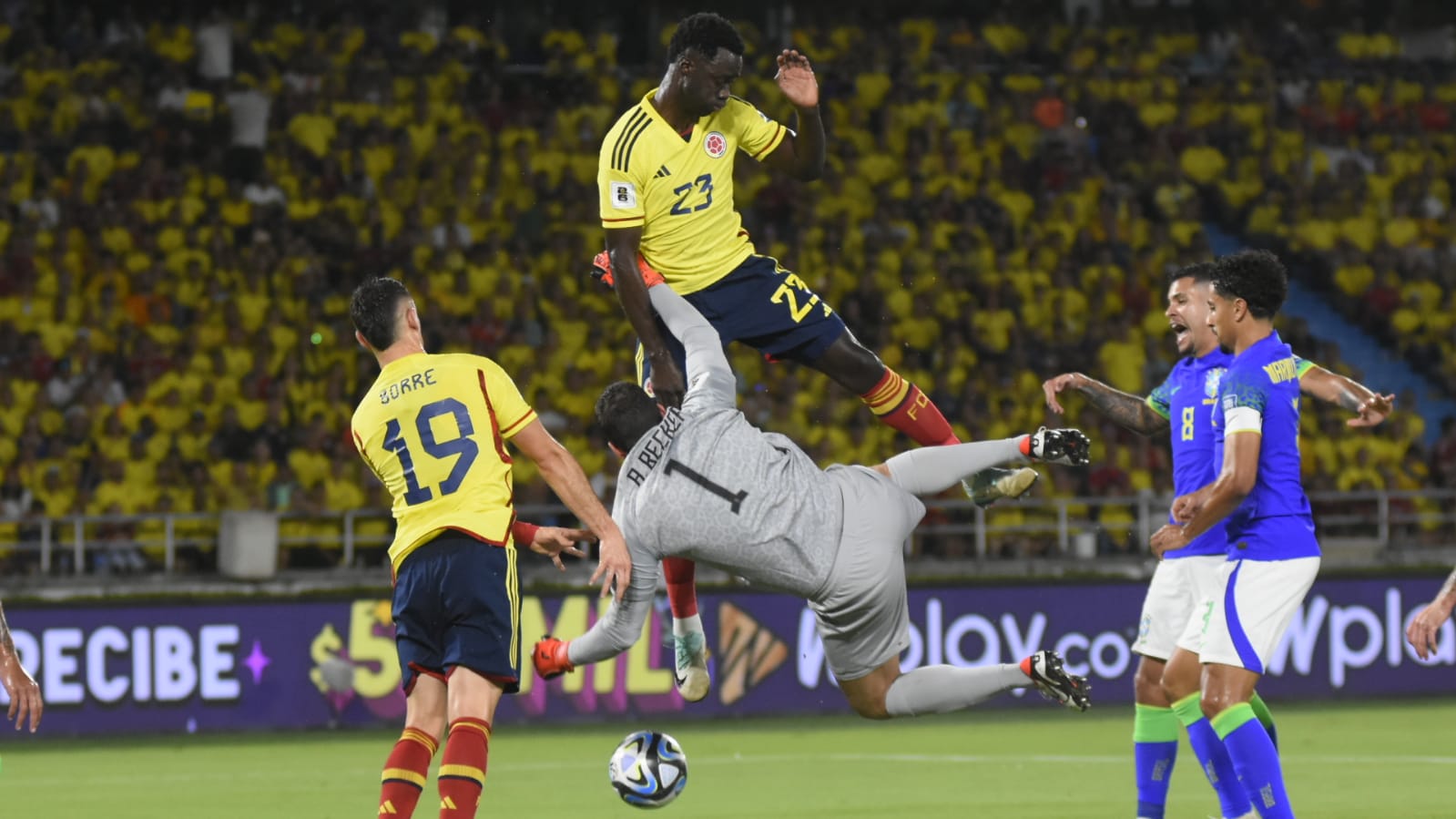 Colombia atacó desde los primeros minutos.