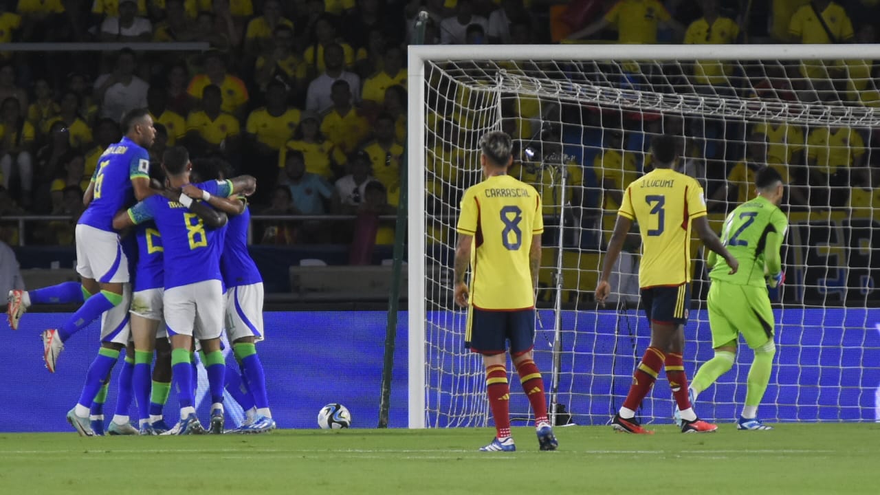 Celebración de Brasil tras el primer gol del partido.