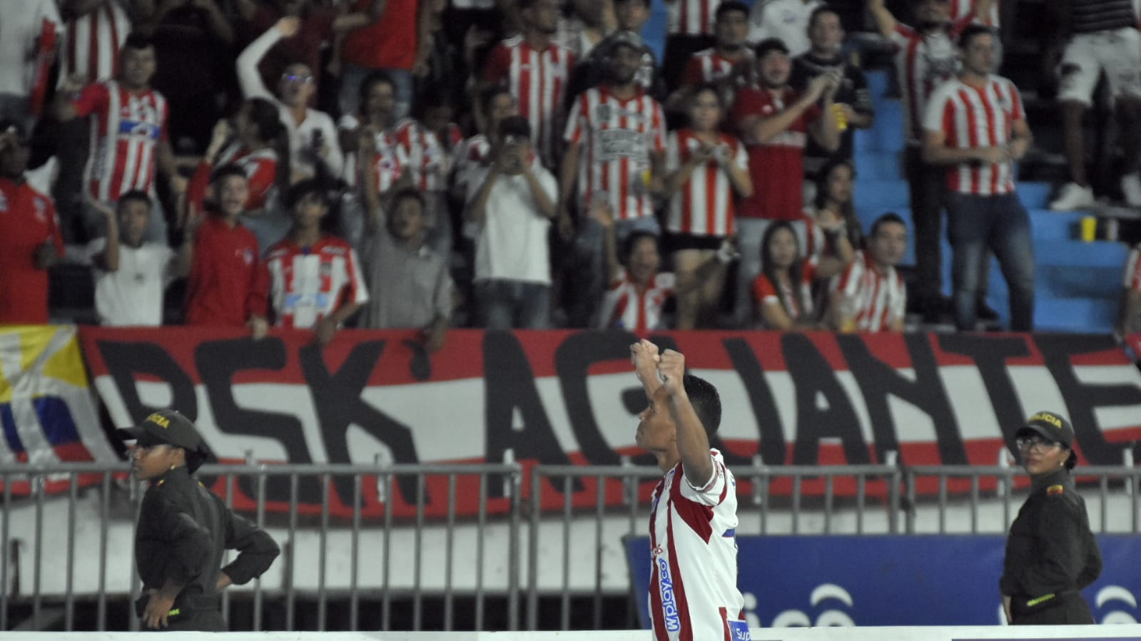 La celebración de Carlos Bacca.