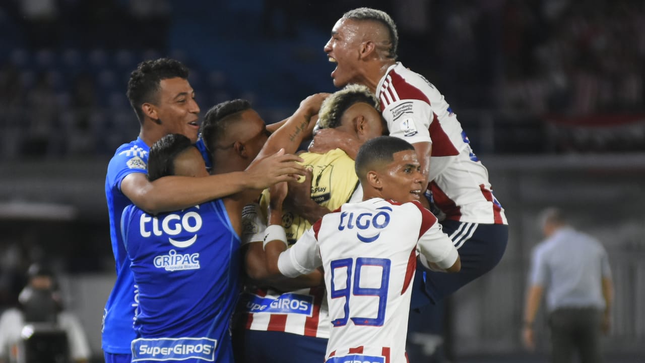 La celebración del primer gol de Junior.