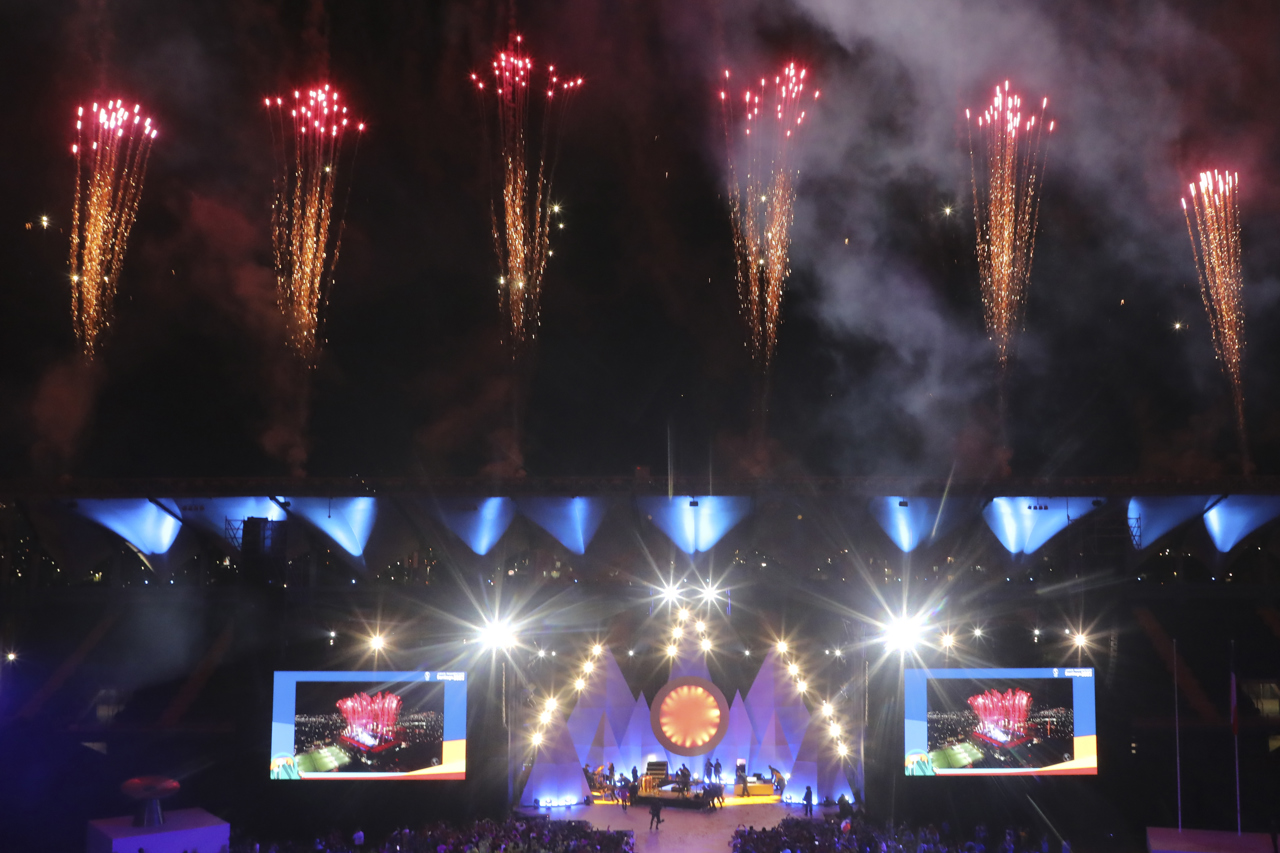 Con fuegos artificiales fueron despedidos los Juegos Panamericanos de Santiago.