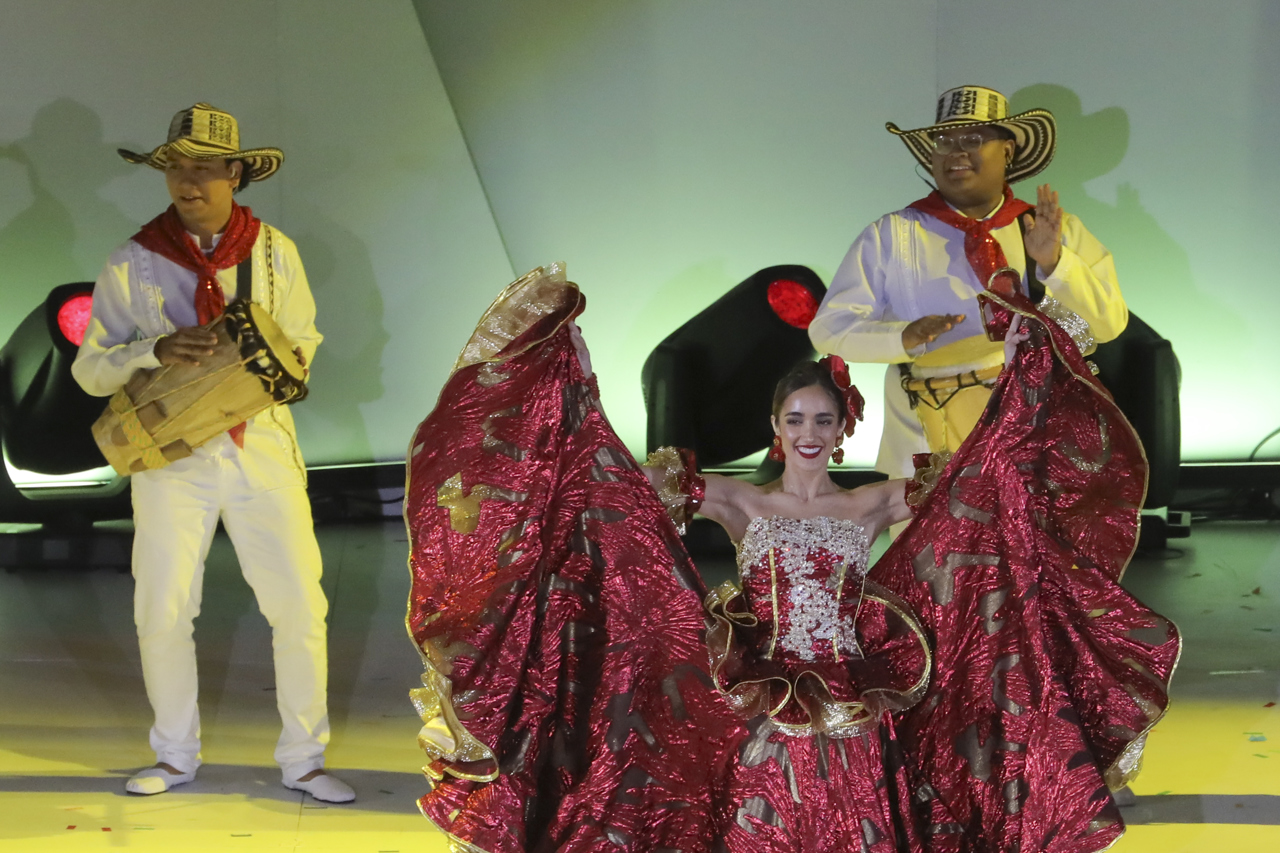 La reina del Carnaval de Barranquilla 2024, Melissa Cure, contagió con su alegría a los asistentes.