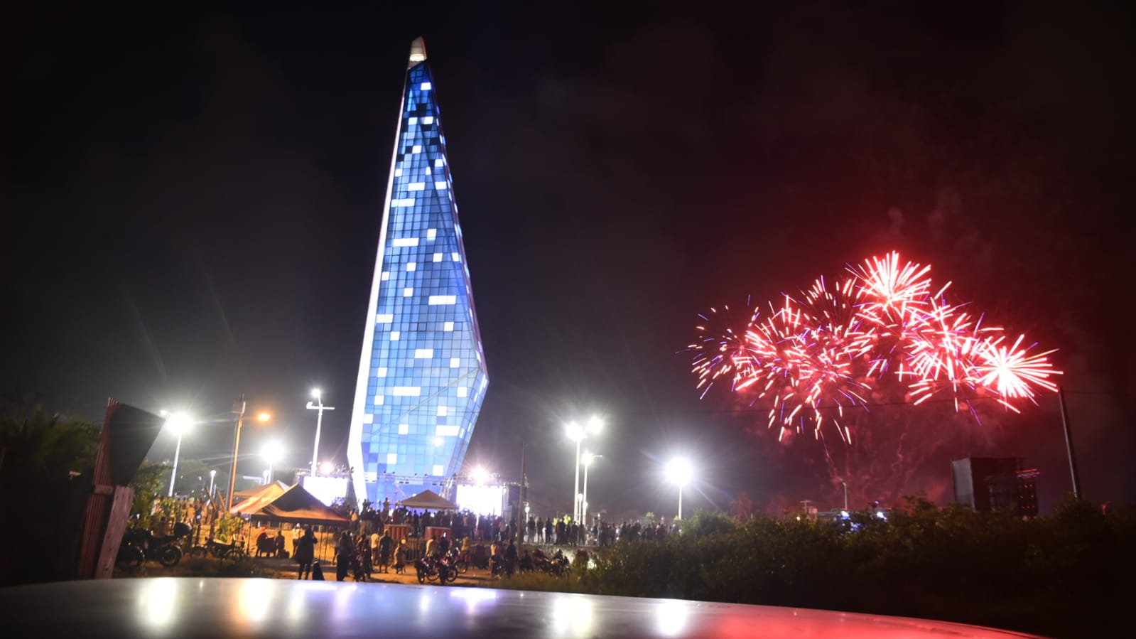 Una noche mágica desde el nuevo monumento emblemático de Colombia