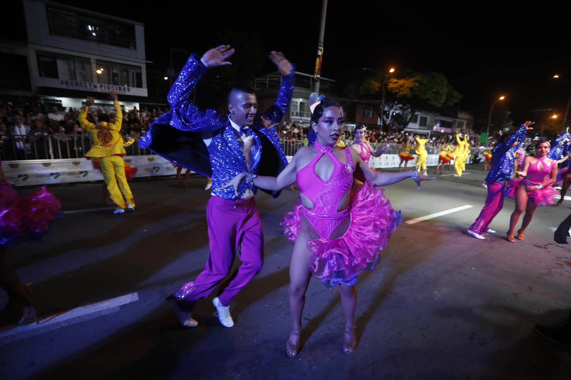 Bailarines en la Feria de Cali.