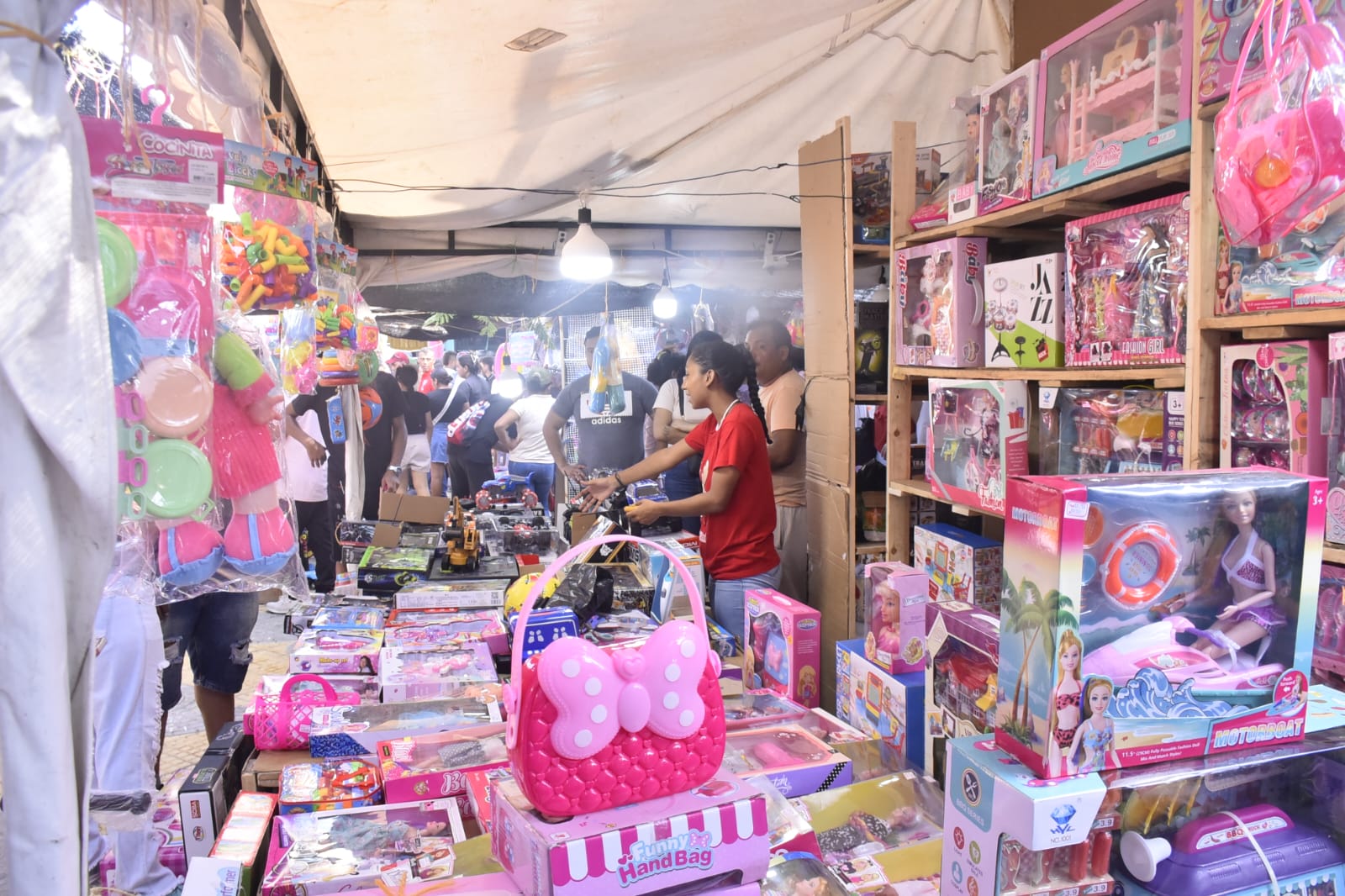 Feria del Juguete en en Centro de Barranquilla.