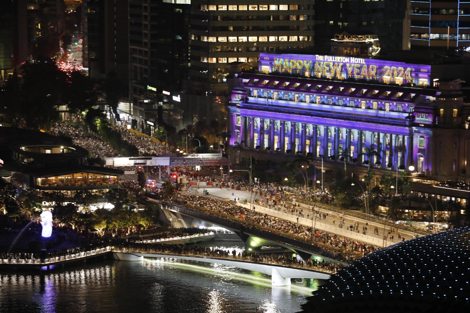 Fullerton Hotel durante el año nuevo en Singapur.