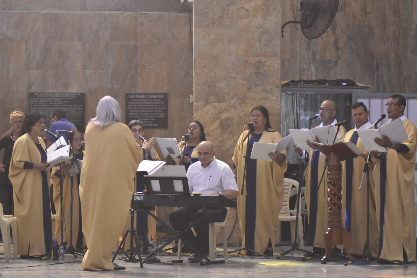 La liturgia se realizó al mediodía de este primero de enero. 