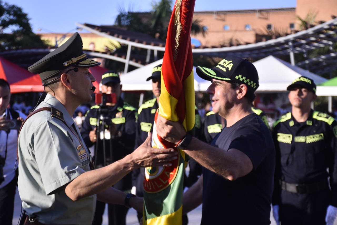 General Herbert Benavidez y el Alcalde Alex Char.