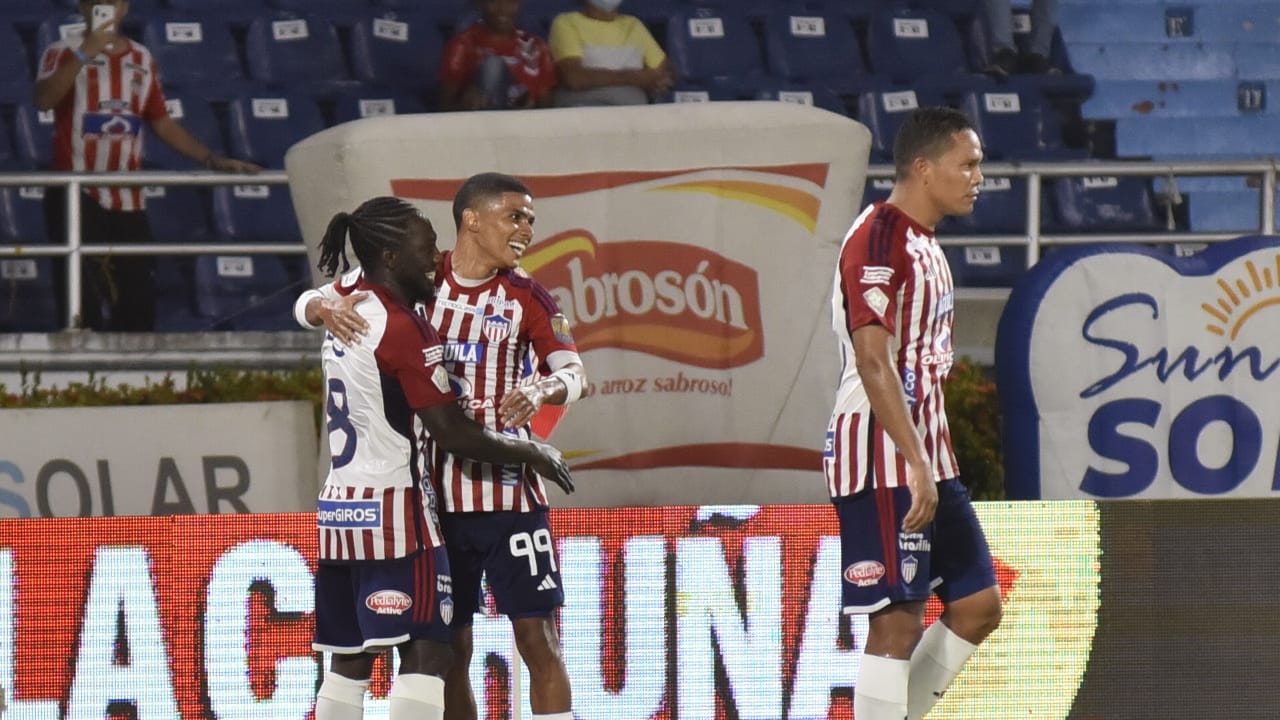 Celebración del gol de Yimmi Chará.