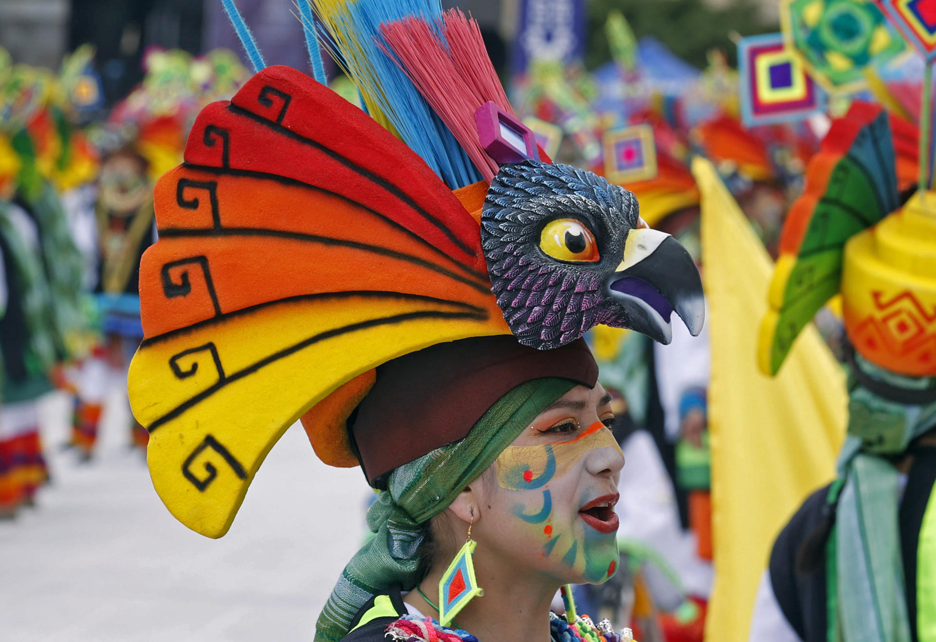 Grupo folclórico en Carnaval de Negros y Blancos.