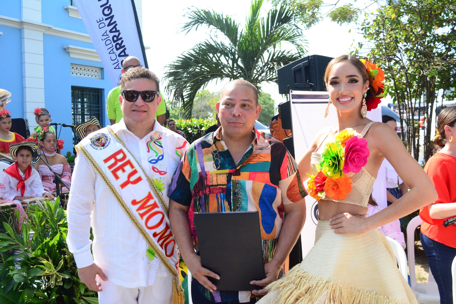 Rey Momo Juventino Ojito, Juan Carlos Ospino y la Reina Melissa Cure.