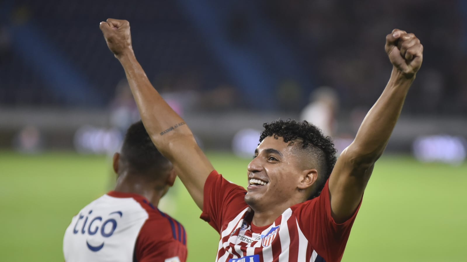 Gabriel Fuentes celebrando el gol. 