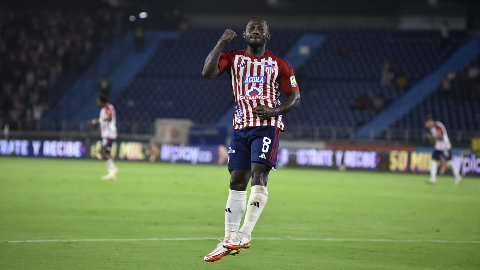 Yimmi Chará celebró su gol. 