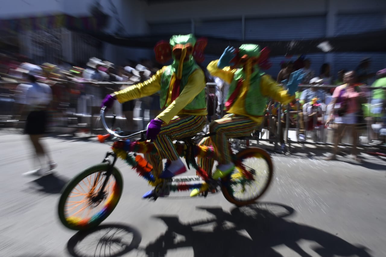 Marimondas en bici.