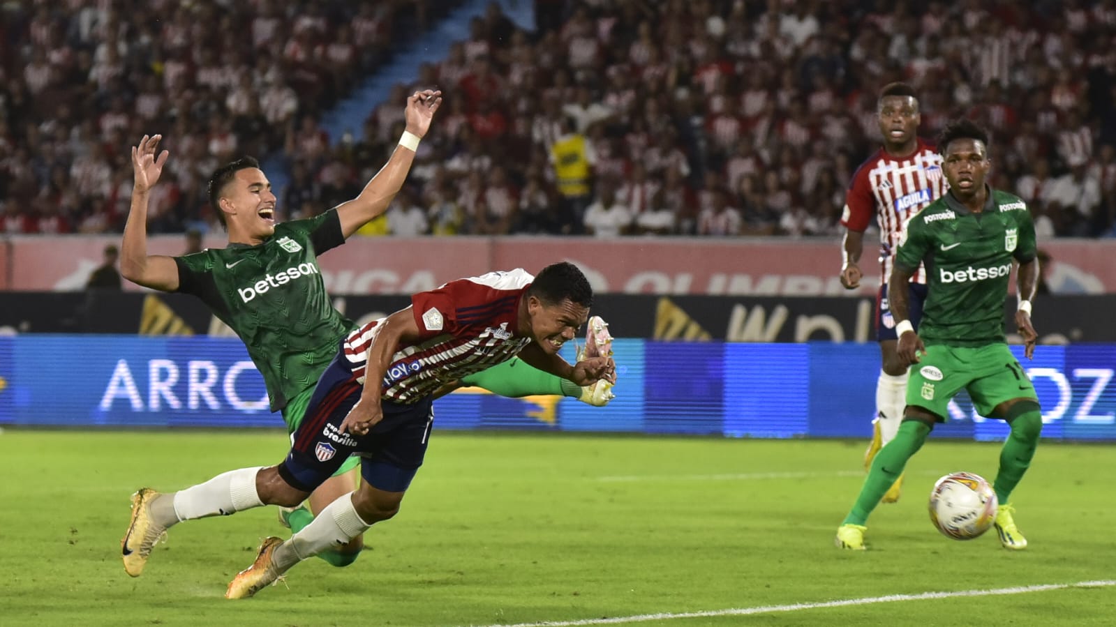 Una de las acciones más claras de gol que tuvo Junior tras un cabezazo de Carlos Bacca. 