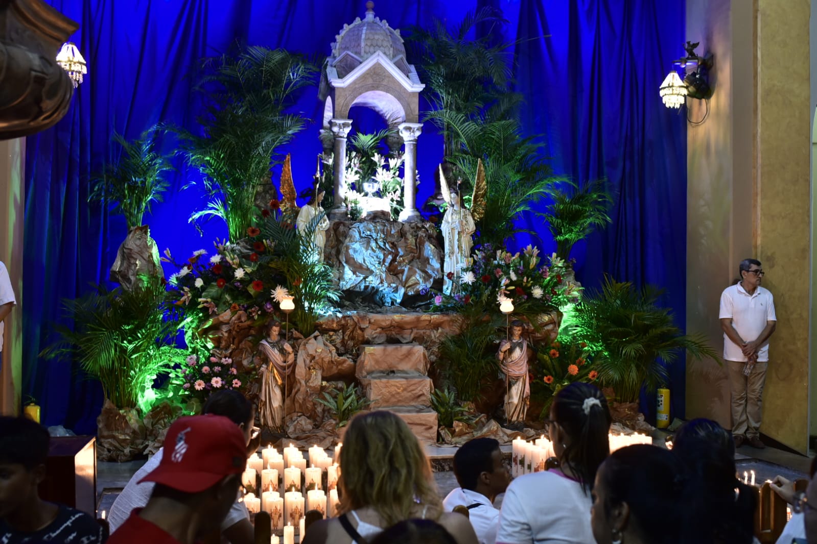 Altar en la iglesia Nuestra Señora del Carmen. 