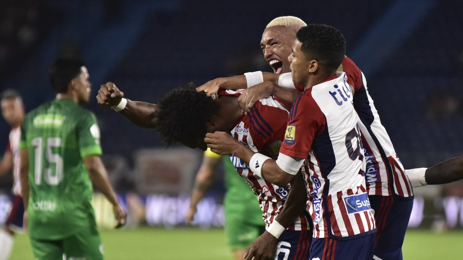 Celebración gol de Didier Moreno.