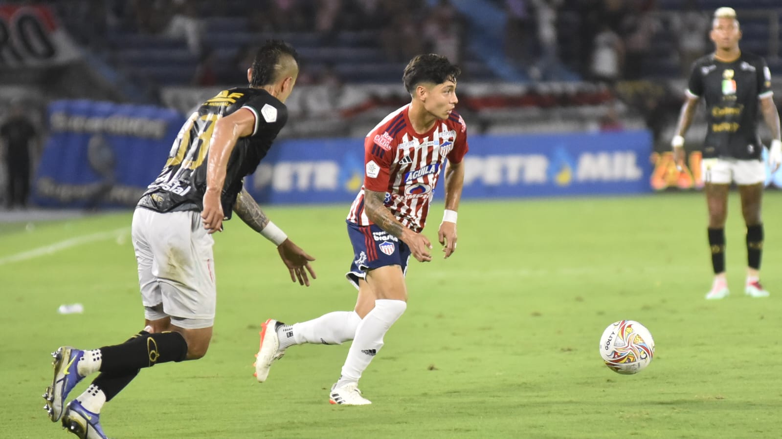 Bryan Castrillón ingresó en el segundo tiempo y llevó peligro al arco del Once Caldas. 