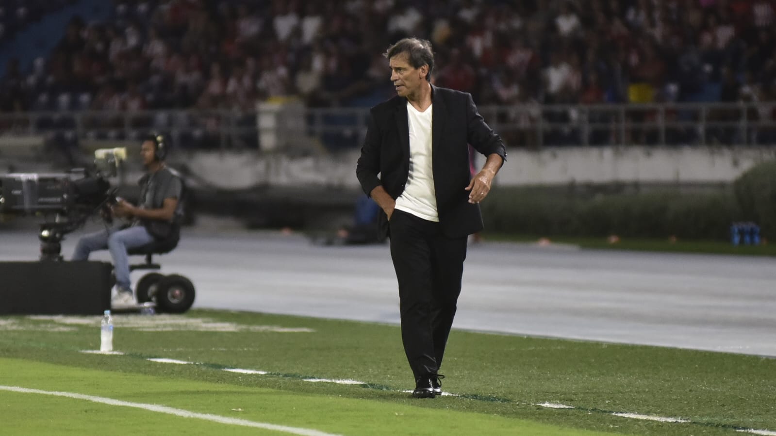 El argentino Fabián Bustos, técnico de Universitario. 