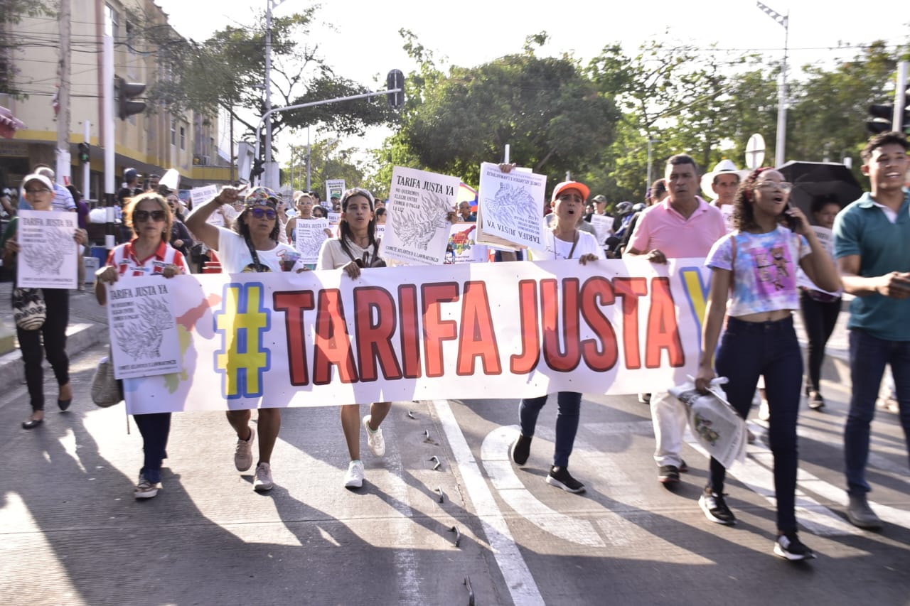 Marcha contra las altas tarifas del servicio de energía. 