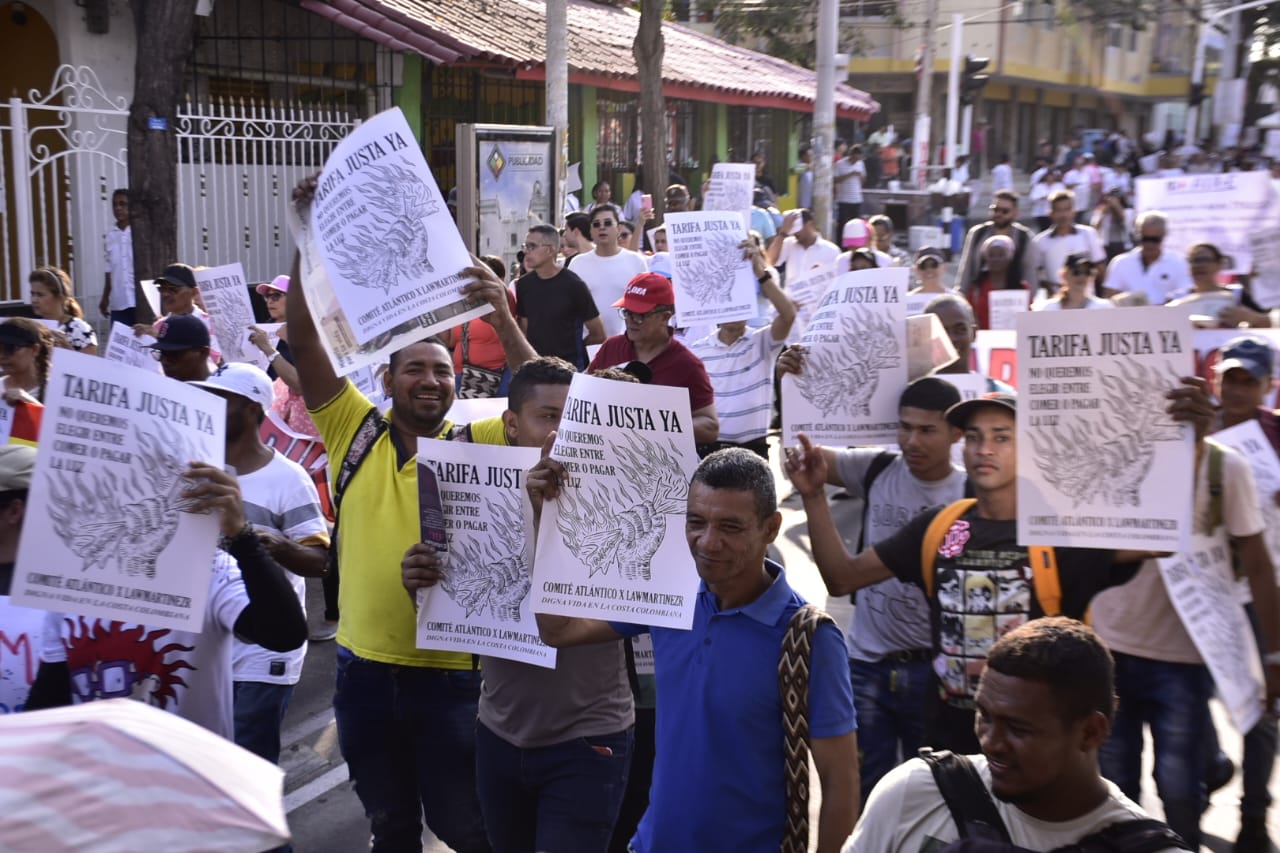 Marcha contra las altas tarifas del servicio de energía. 