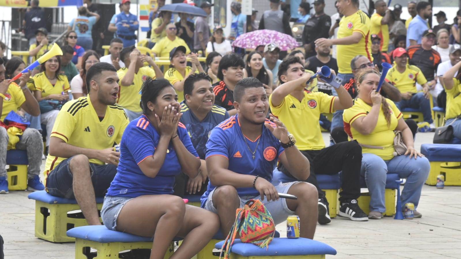 Numeroso público se hizo presente para observar el partido