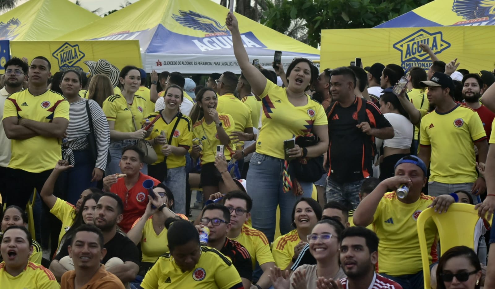 Mucha emoción tras el triunfo de la tricolor desde el Gran Malecón