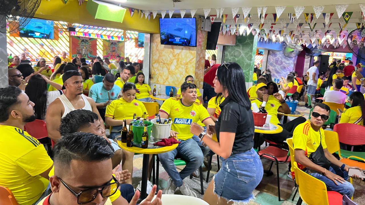 La Troja estuvo a reventar de hinchas de la Selección Colombia.