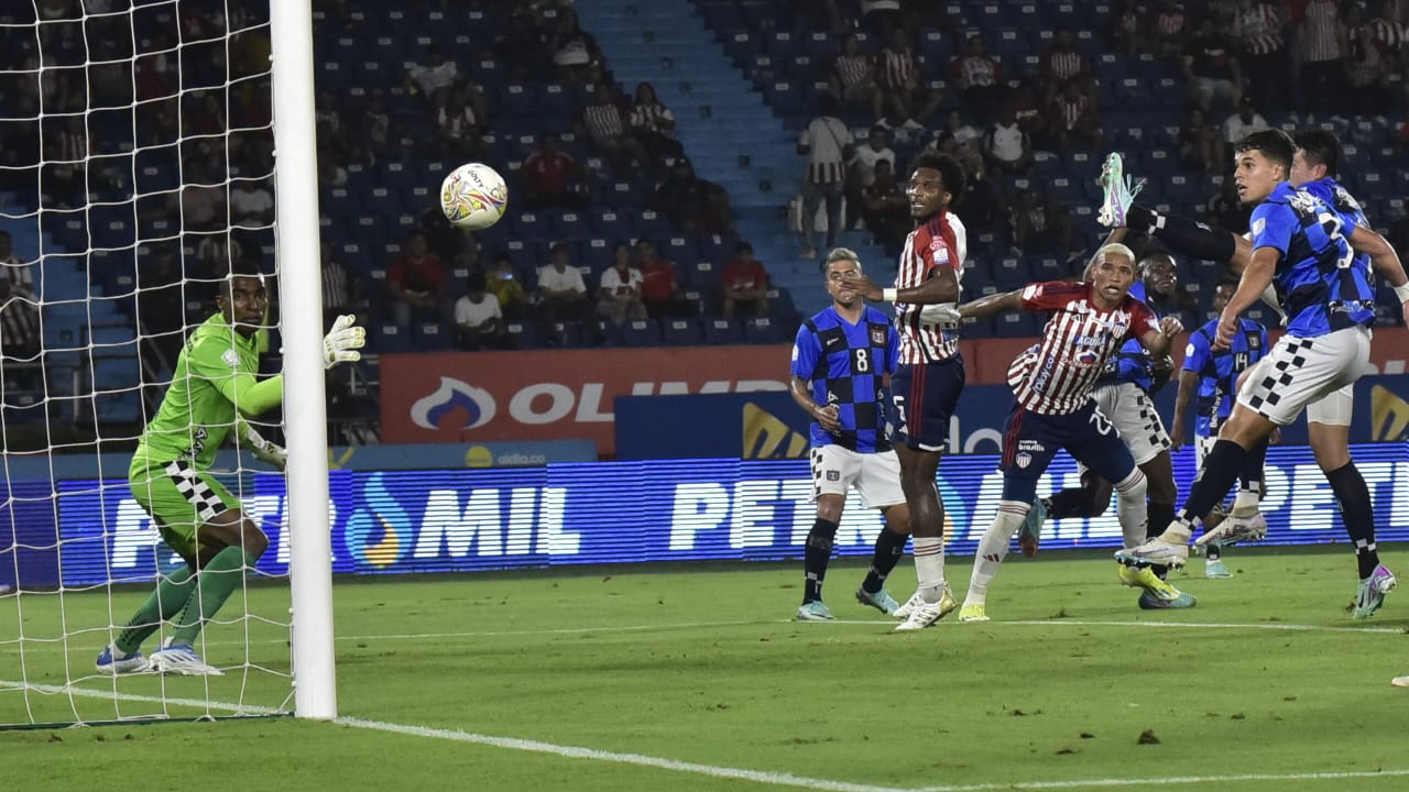 El golazo de Didier Moreno.