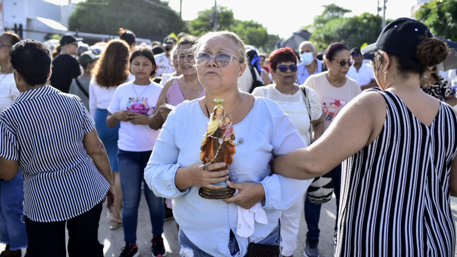 Devoción y reflexión se pudo ver durante el recorrido.