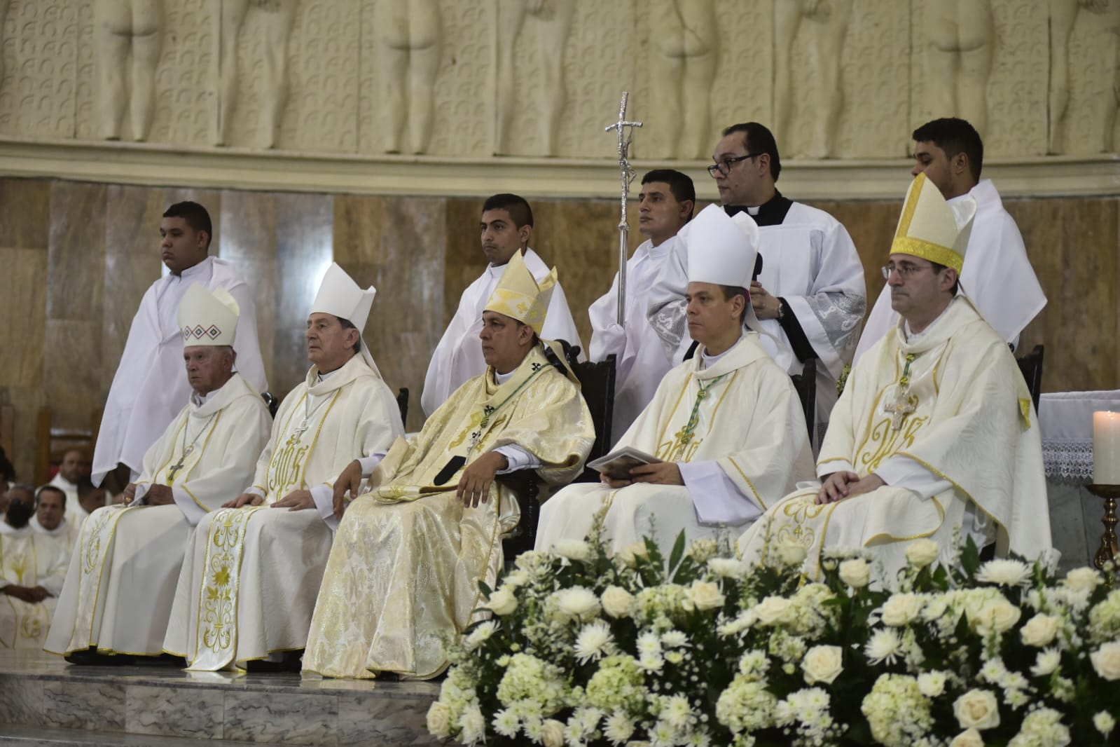 Monseñor Jairo Jaramillo, cardenal Rubén Salazar; monseñor Pablo Salas Anteliz, arzobispo de Barranquilla; y monseñor Paolo Rudelli.