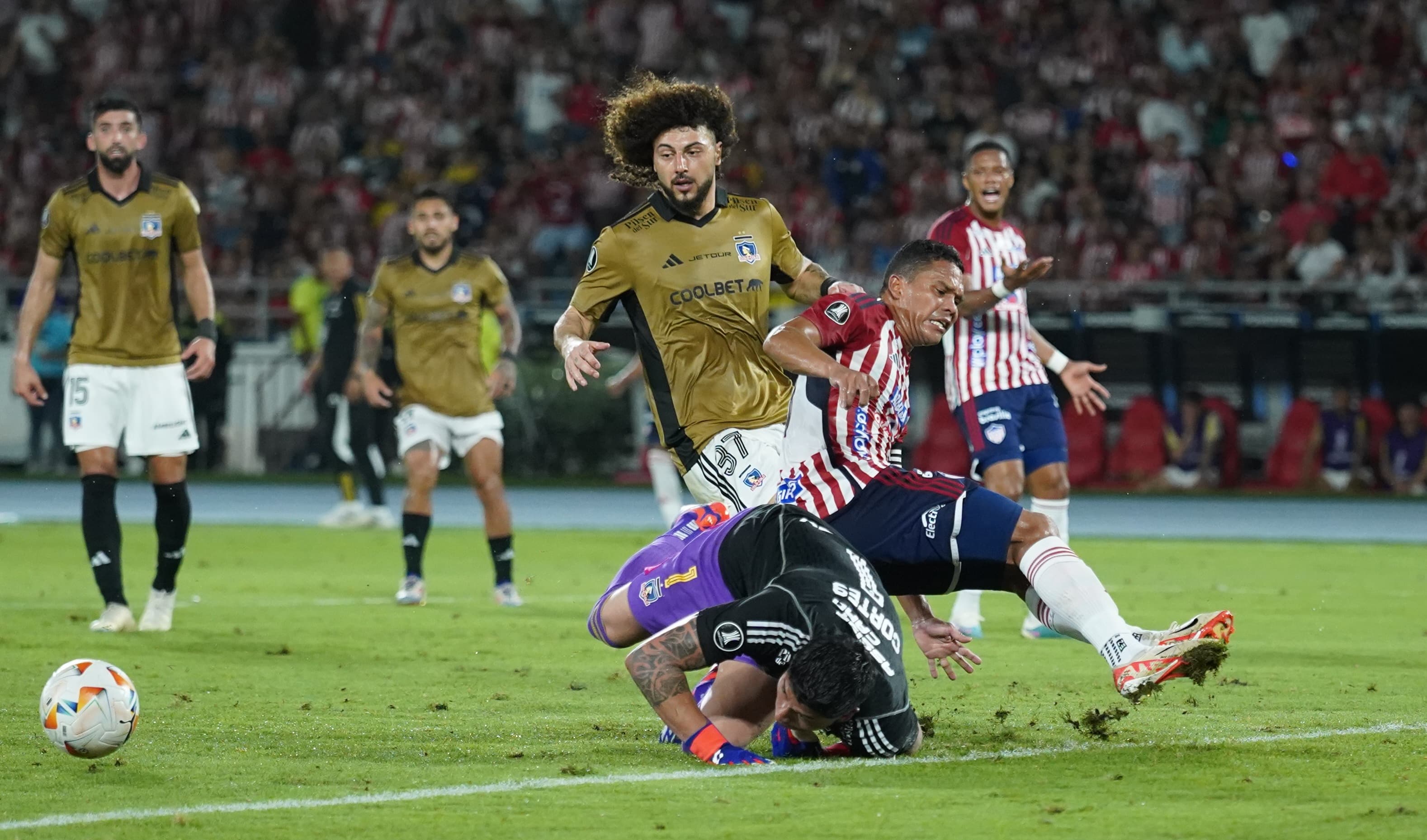 Aspecto del partido esta noche en el Metropolitano. 