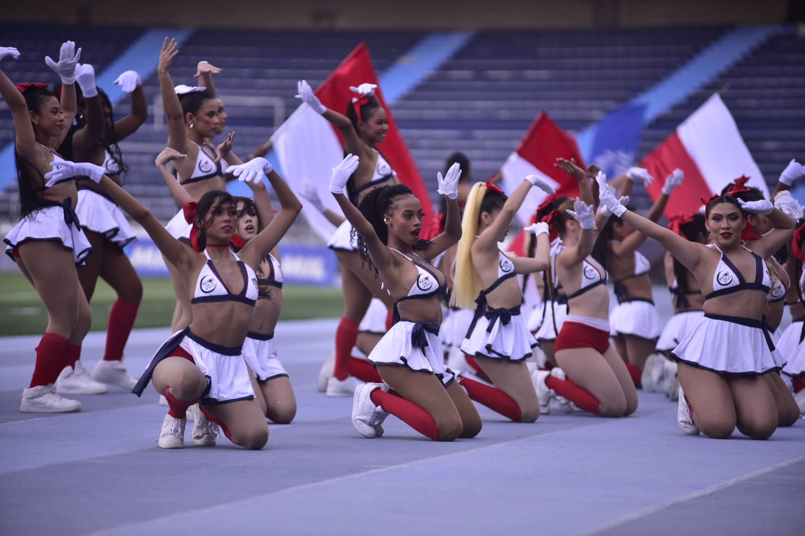 Las porristas en la fiesta del centenario del Junior