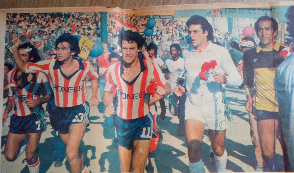 Vuelta olímpica en el Romelio Martínez al ganar la segunda estrella en 1980.