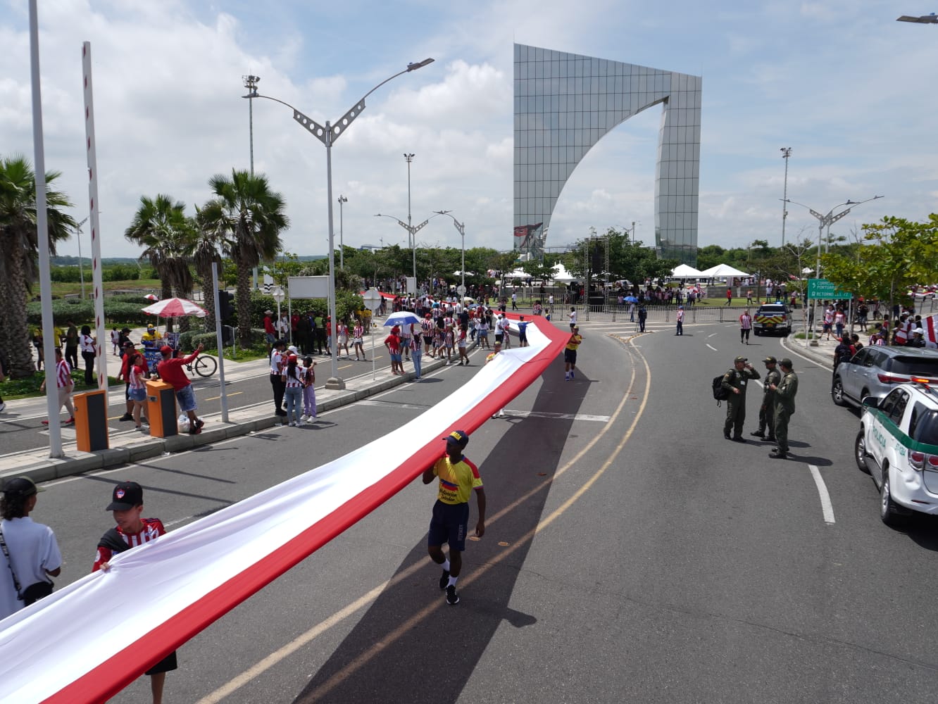 La bandera busca ser Guinnes Records.