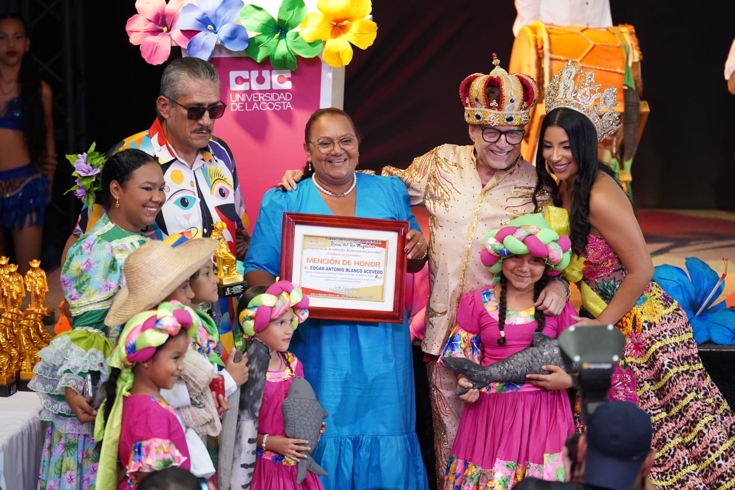 El grupo 'Brisas del Río Magdalena' de Magangué recibió su 'Joselito Carnaval de Oro'. 