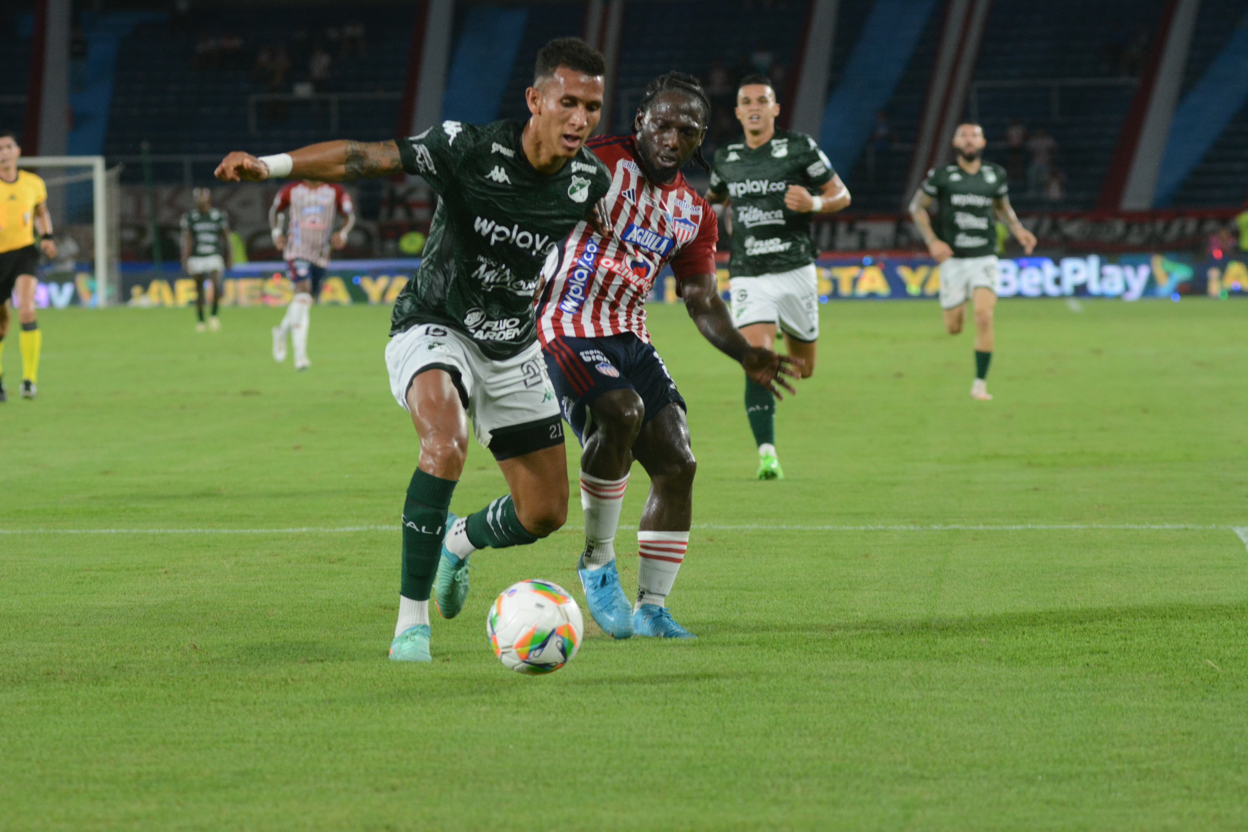 Aspecto del partido entre Junior y el Deportivo Cali. 