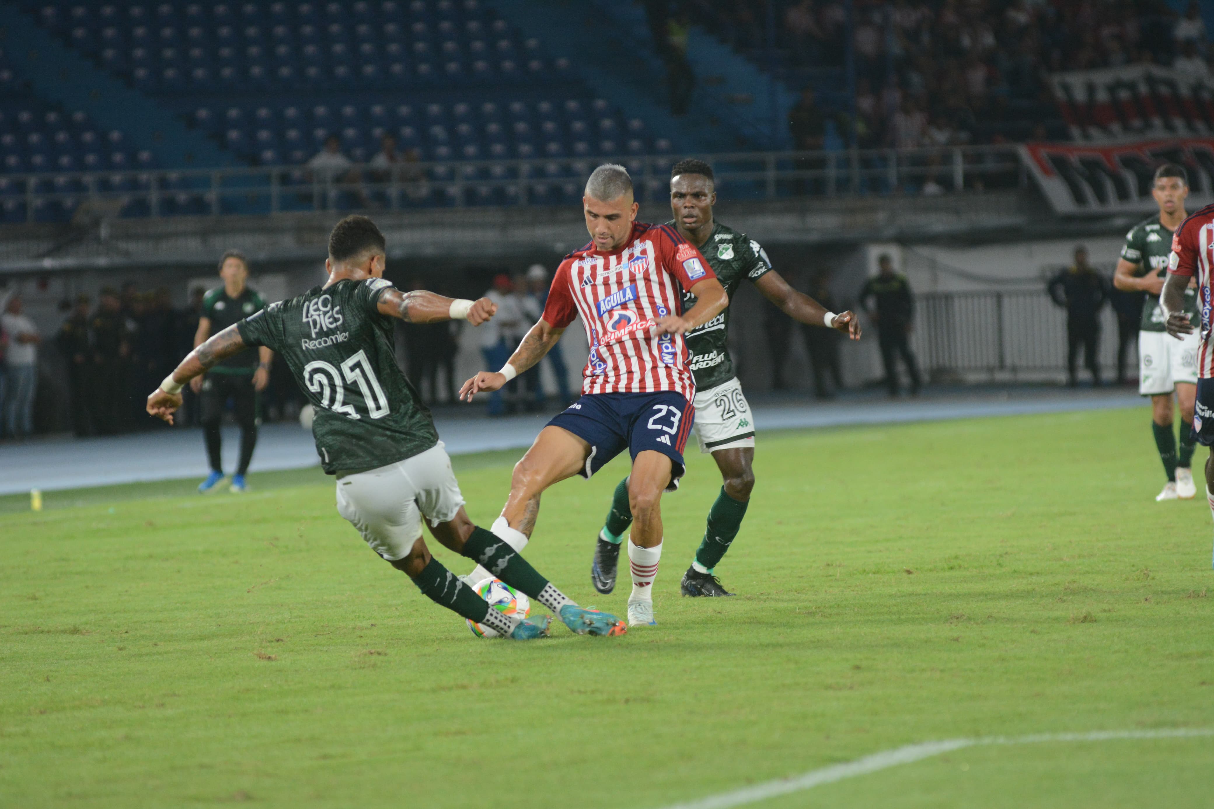 Aspecto del partido entre Junior y el Deportivo Cali. 