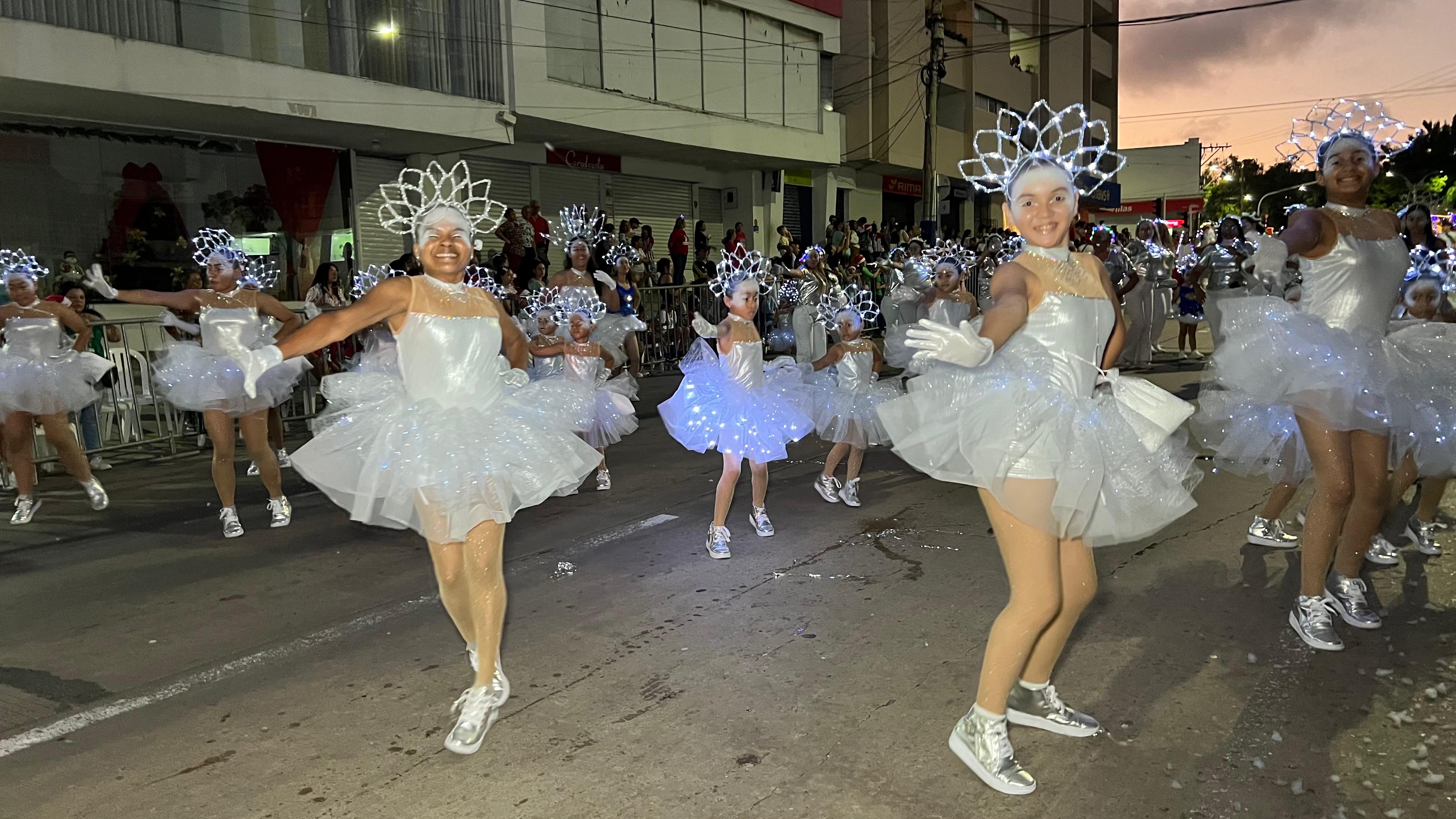 La felicidad fue el punto central de la Gran Parada de la Luz.