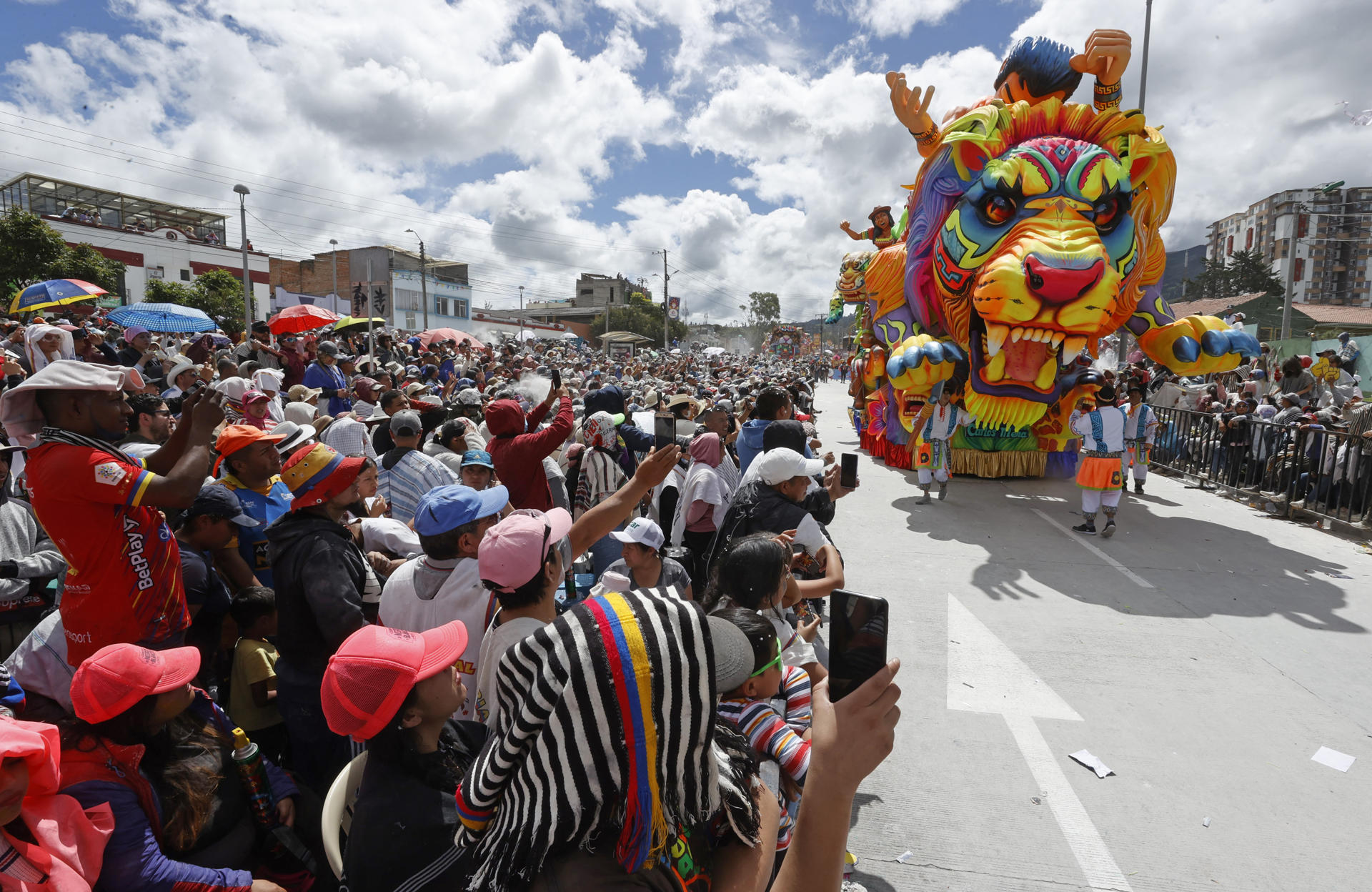 Carrozas del carnaval de Negros y Blancos de Pasto. 