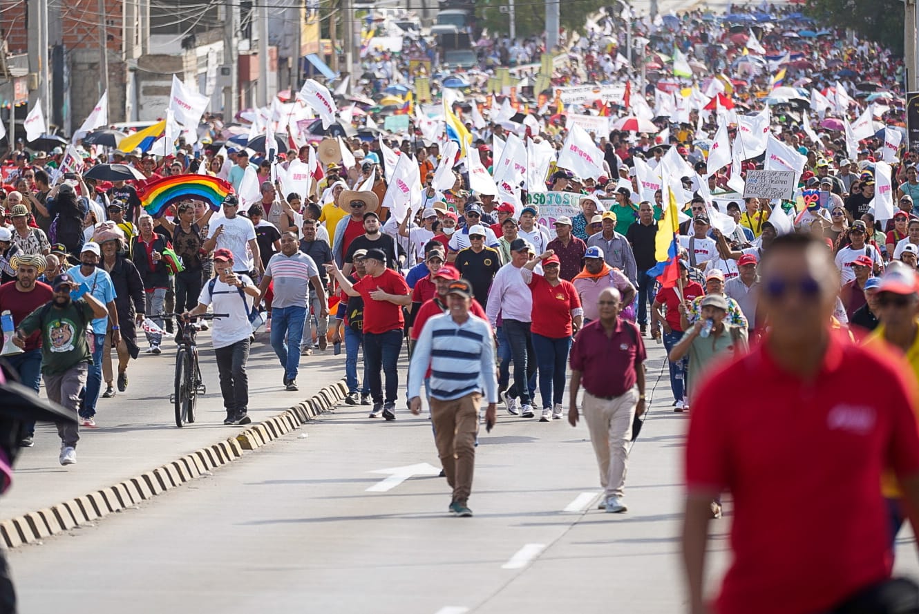 La marcha circula por la Murillo.