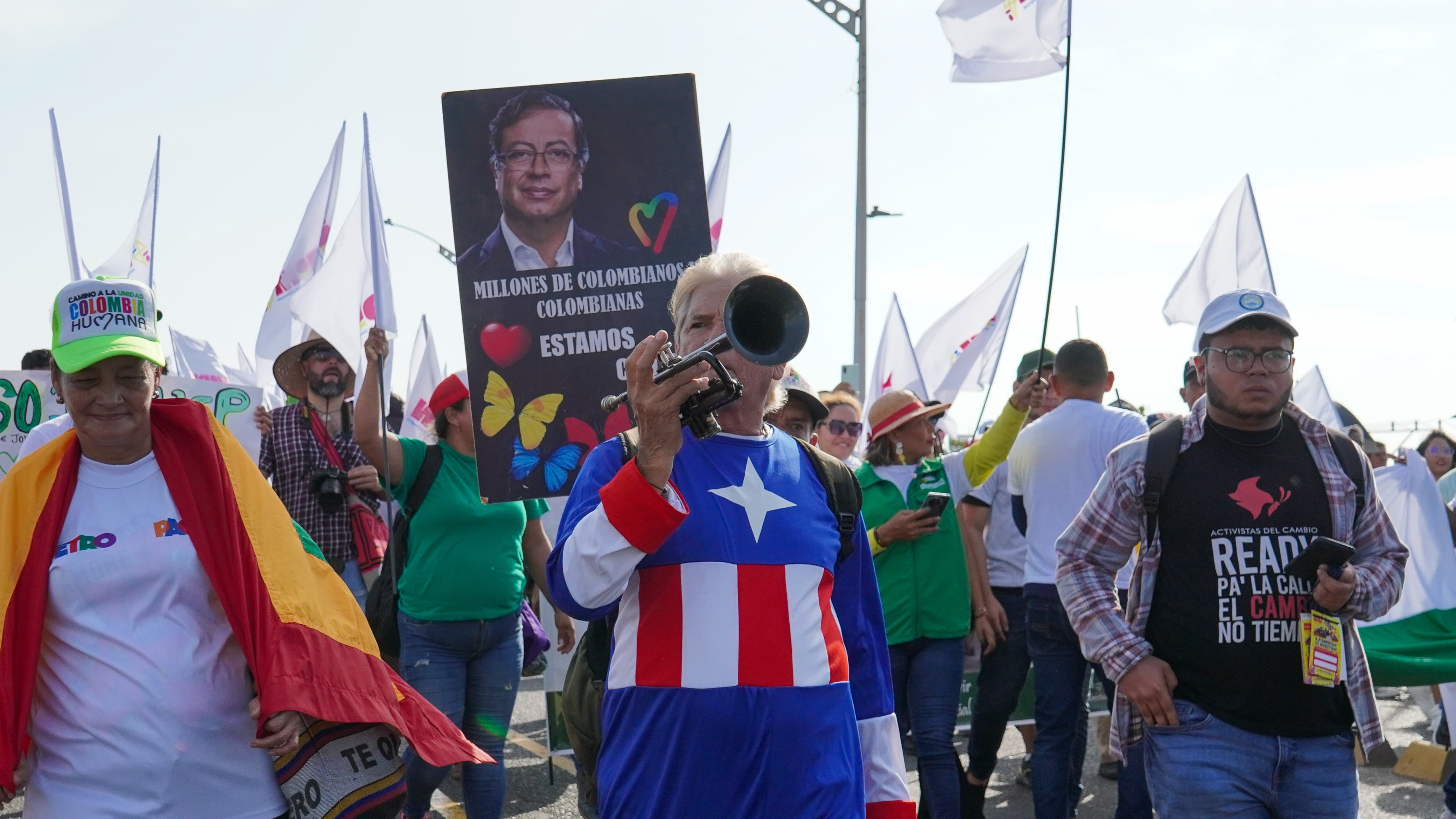 Los disfraces hicieron presencia en la marcha.